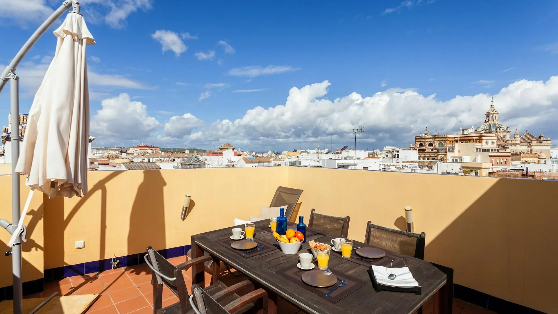Green-Apartments Giralda Views Seville 0*,